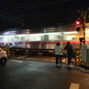 電車通過待ち