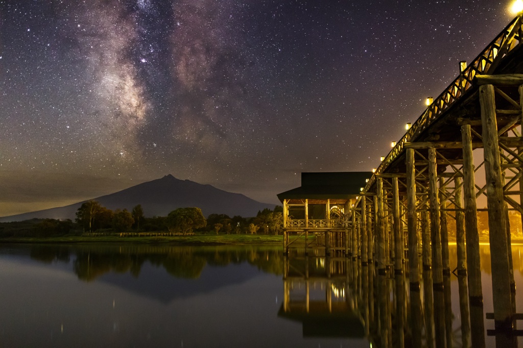 星夜の津軽富士