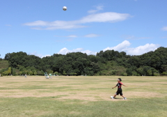 公園でサッカー