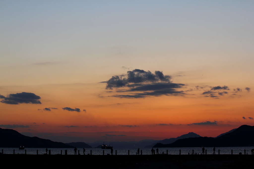 ベイサイドビーチの夕景