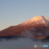 朝霧の富士山