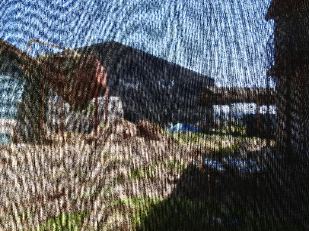倉庫ウラ