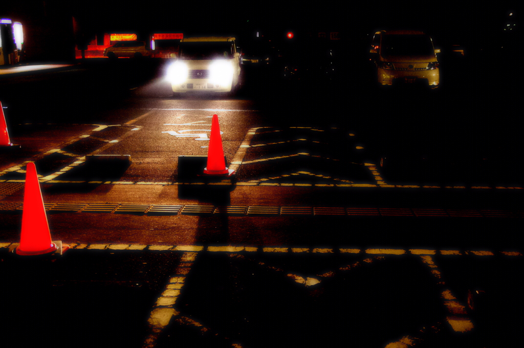 ヘッドライトとコーン