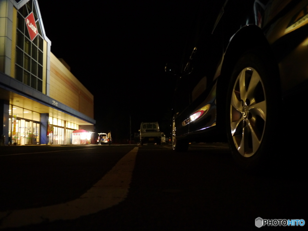 夜の駐車場 ＃ ３
