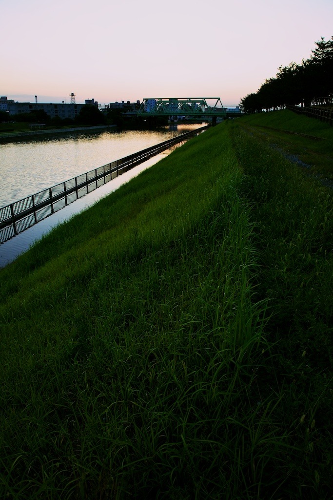 虹色RIverの河川敷