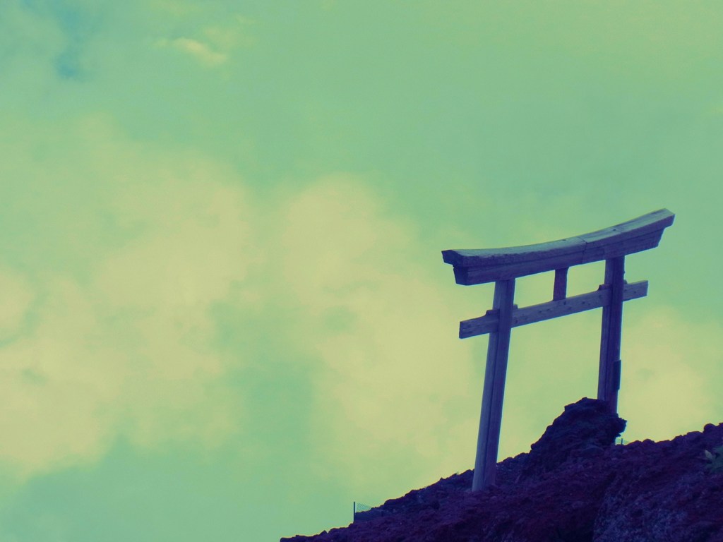 空飛ぶ鳥居