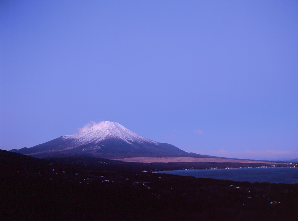 03-11-19-展望台-山中湖