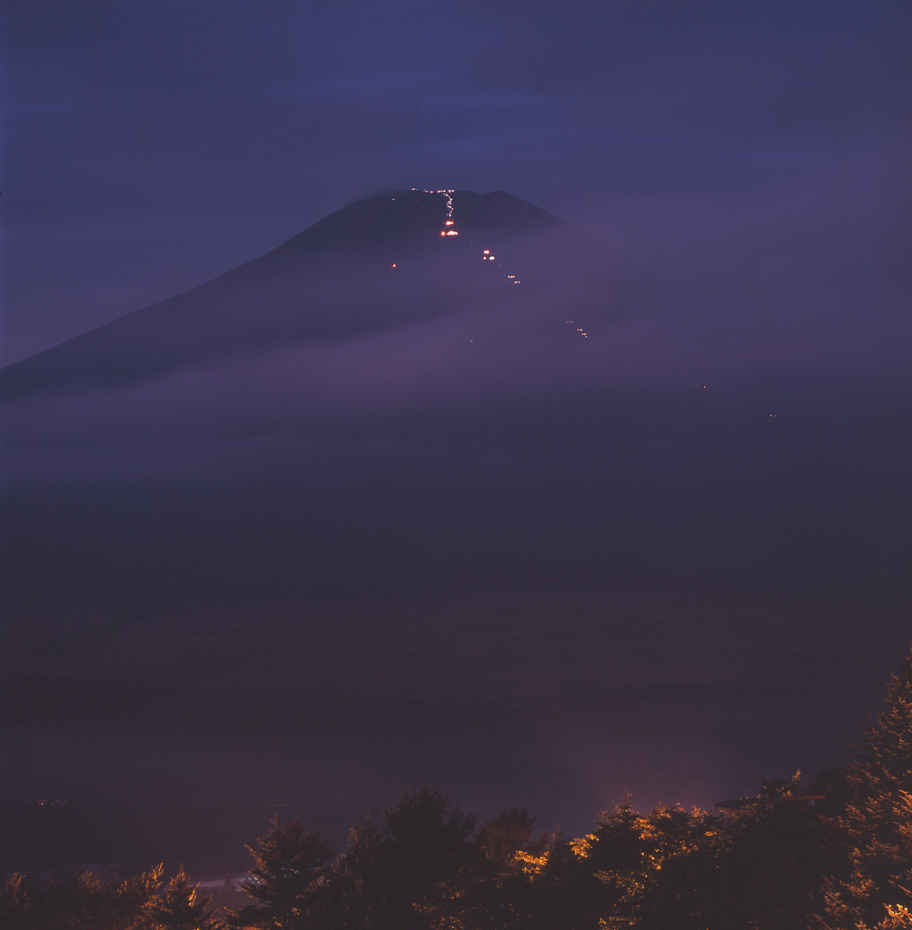08-9-3登山道の灯り
