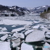 破間川ダム雪流れ1