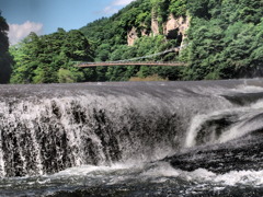 滝壺 with 吊り橋
