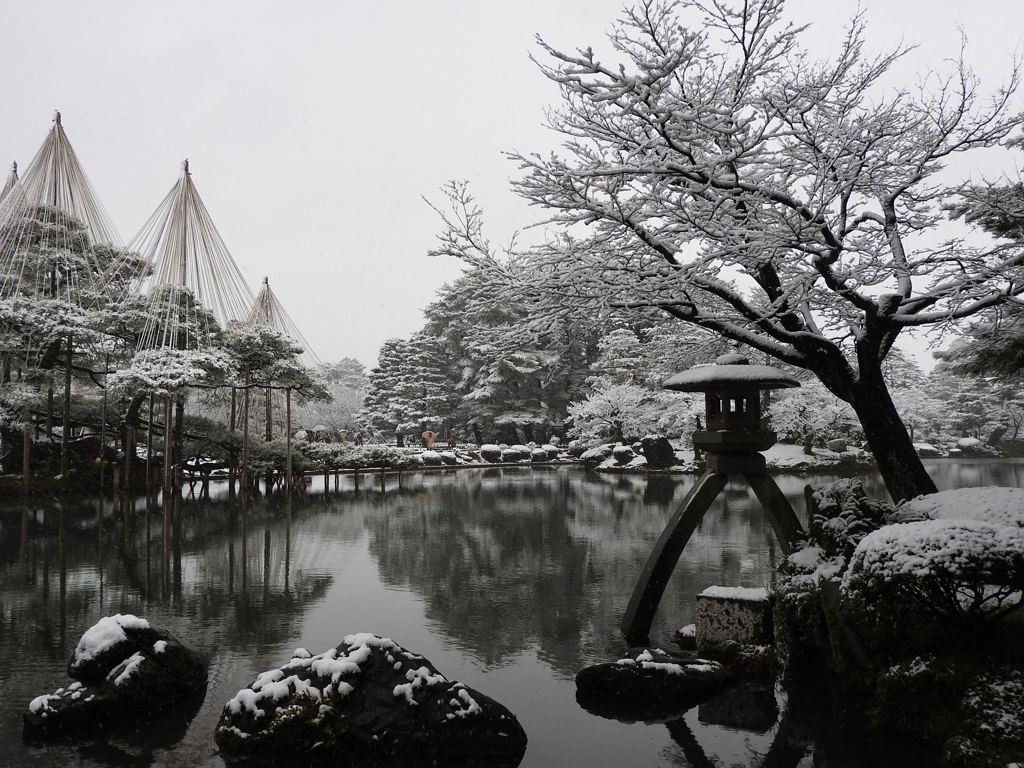 雪の兼六園