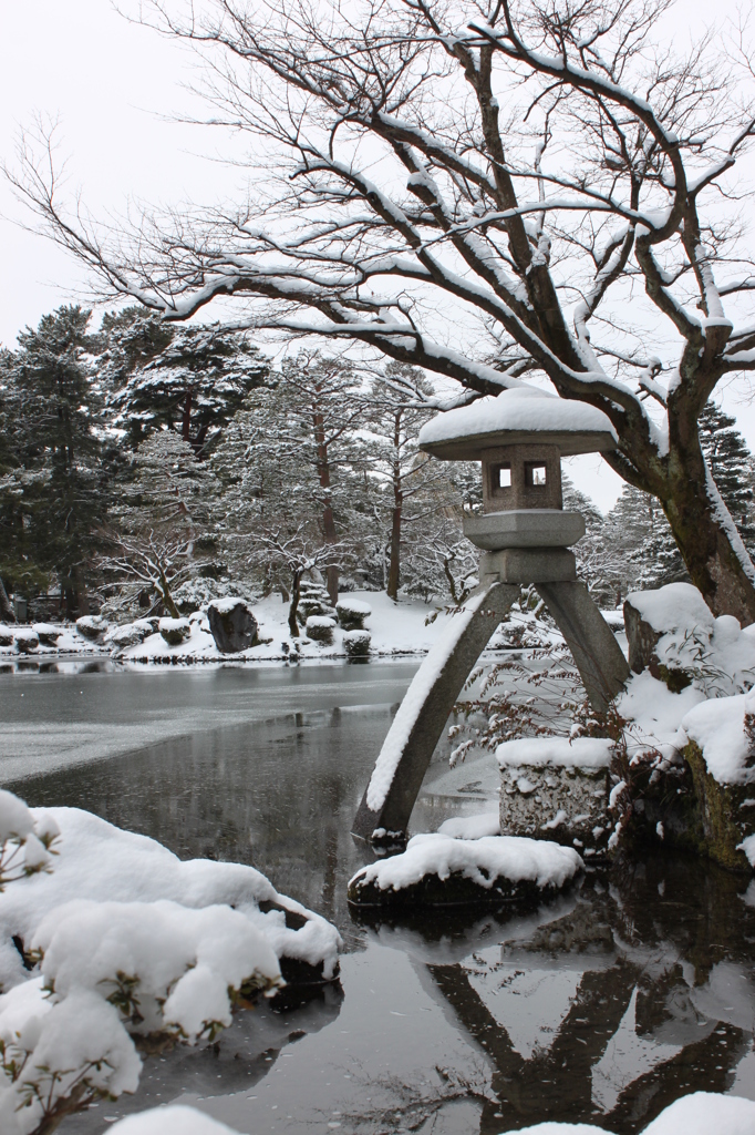 雪化粧の兼六園