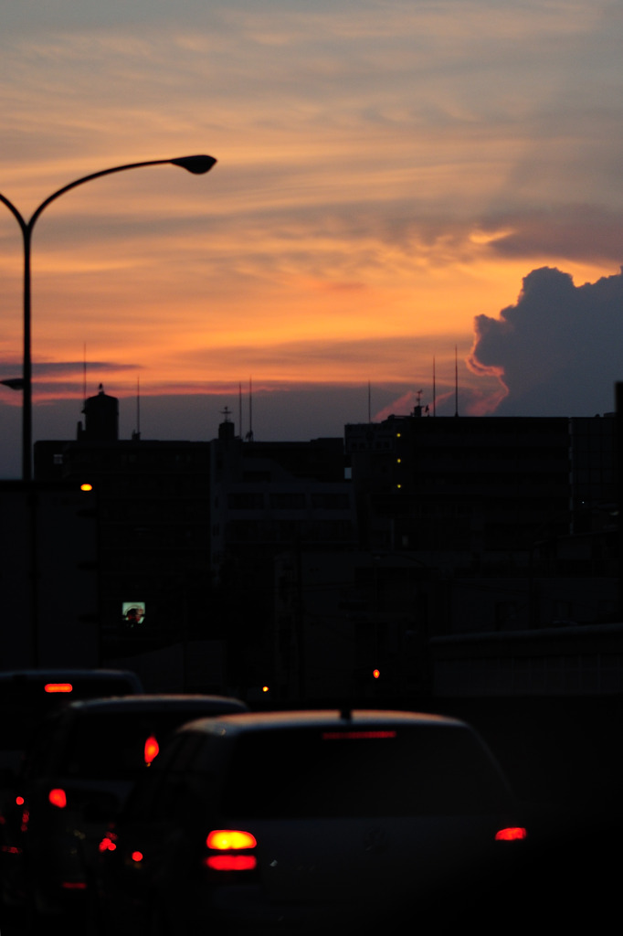 夕暮れの渋滞