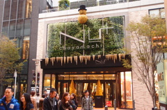 Nu茶屋町の壁面緑化