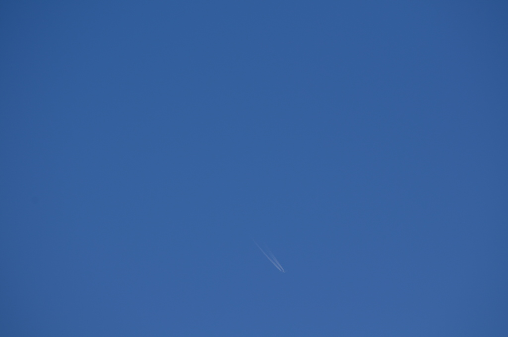 飛行機雲。
