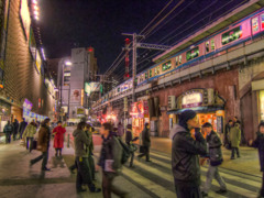 新橋　バンダナを巻いた呼込み店員