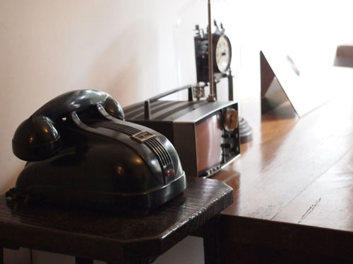 telephone*