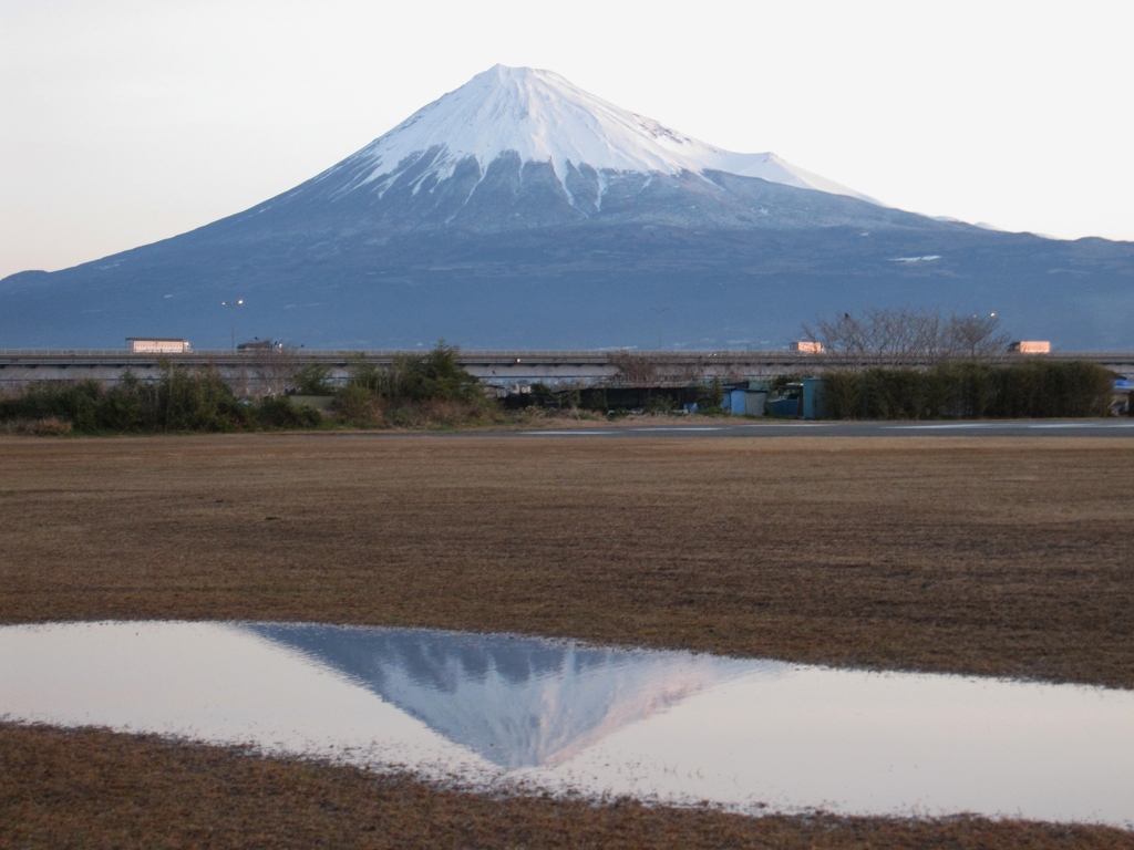 みずたまり　富士山