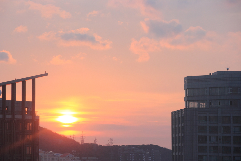 大陸の朝日