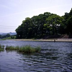 船小屋の釣り人