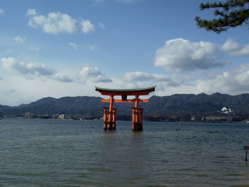 鳥居（宮島）