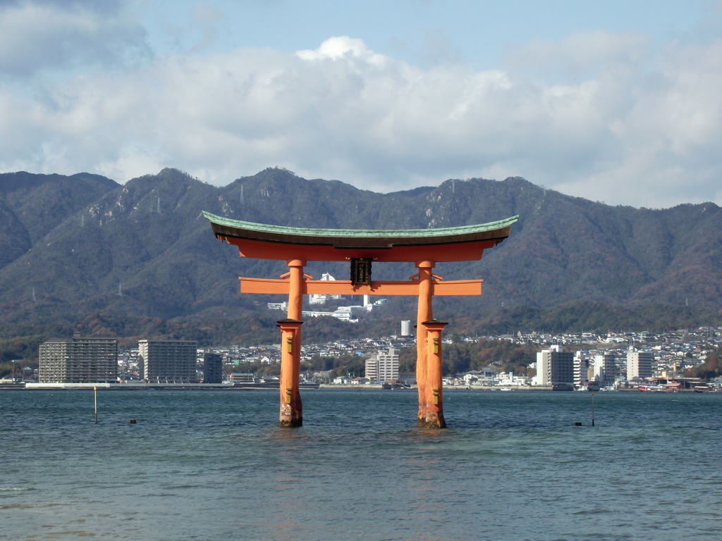 鳥居（宮島）