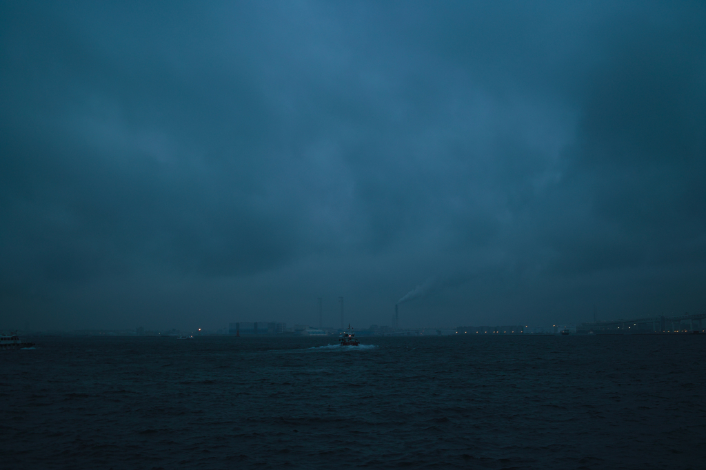 横浜、雨。