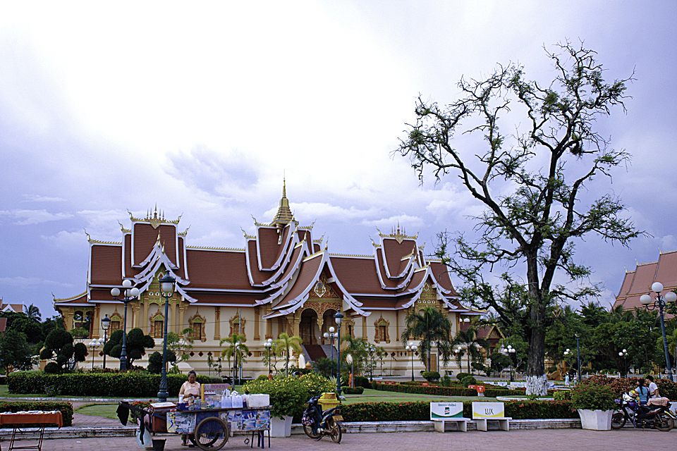 wat thatluang