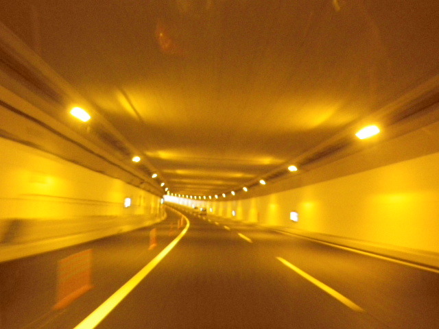 トンネル