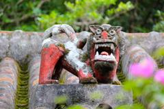 威嚇シーサー