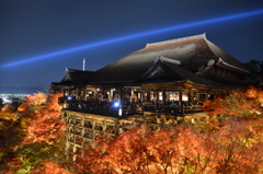 清水寺の夜