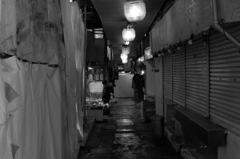 下北沢は雨6