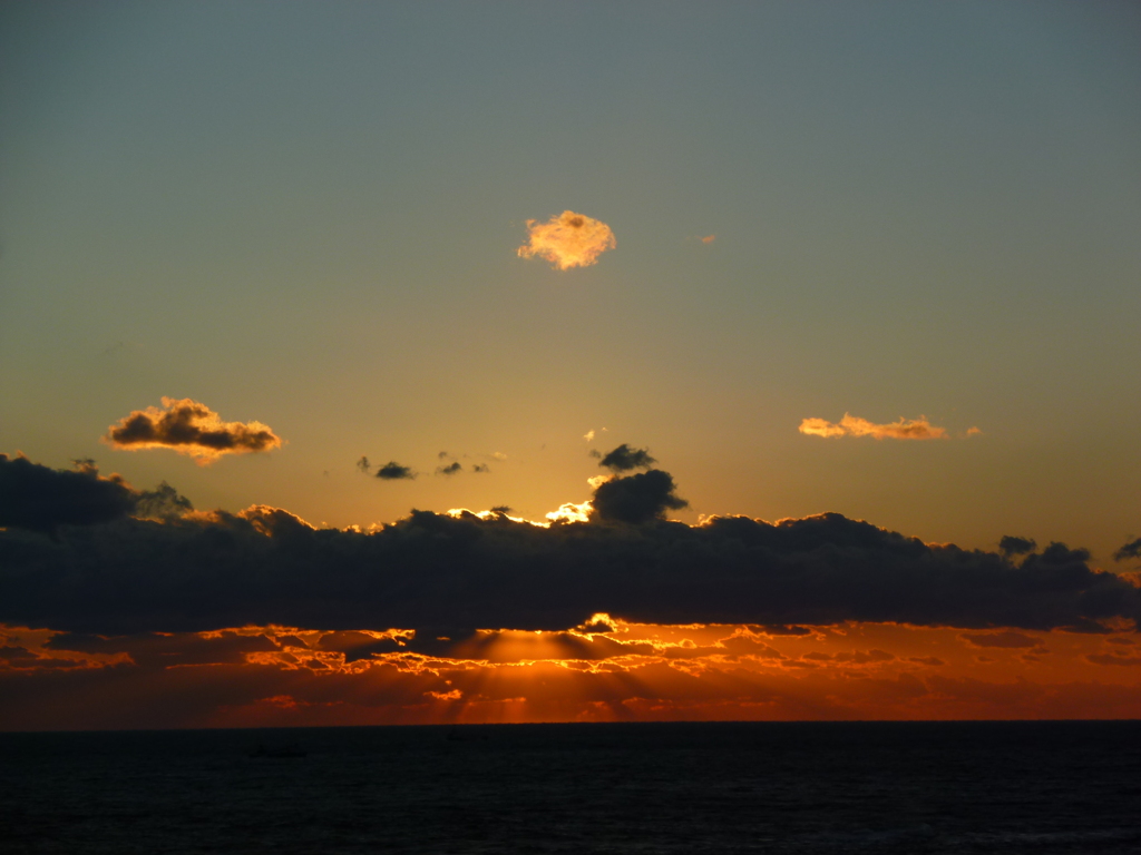 夕陽が隠れた！！