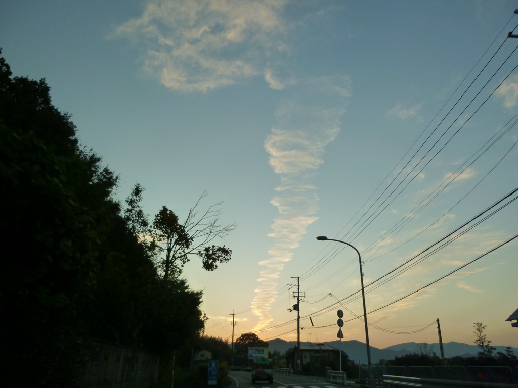 不思議な形の雲