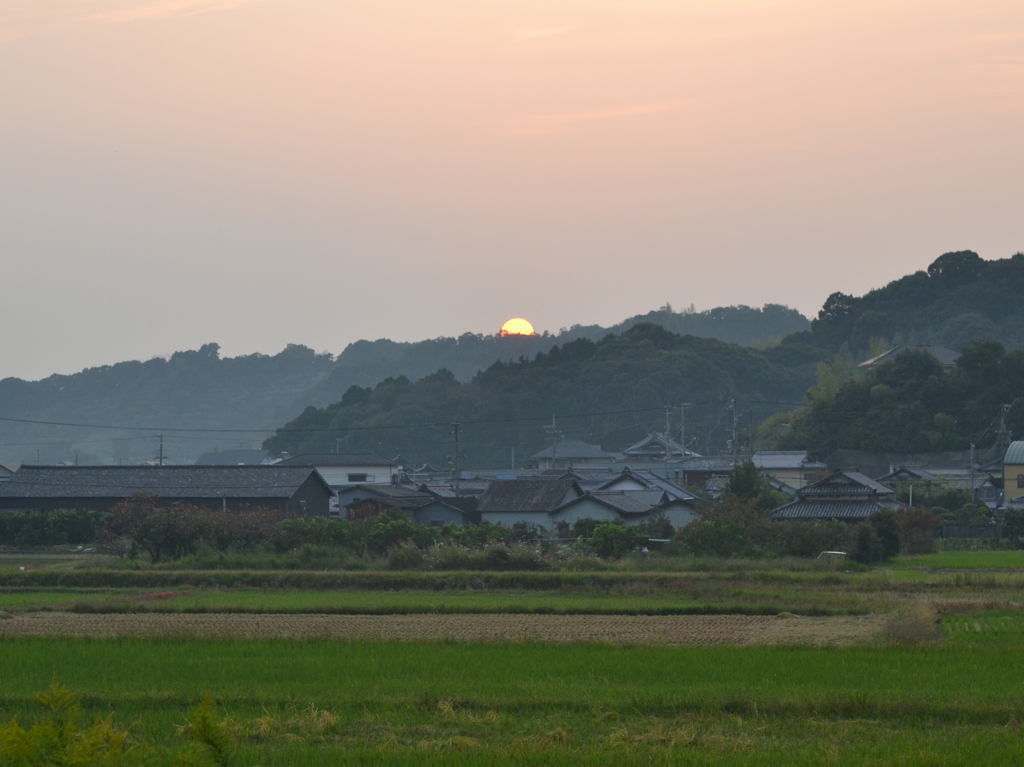 里の夕日