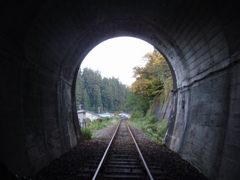 トンネルの先