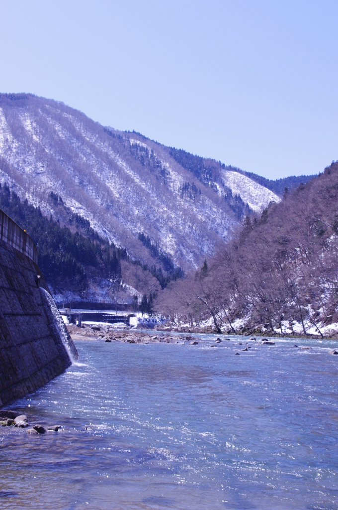 水の綺麗な河