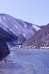 水の綺麗な河