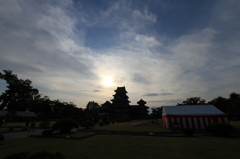 夕暮れの松本城