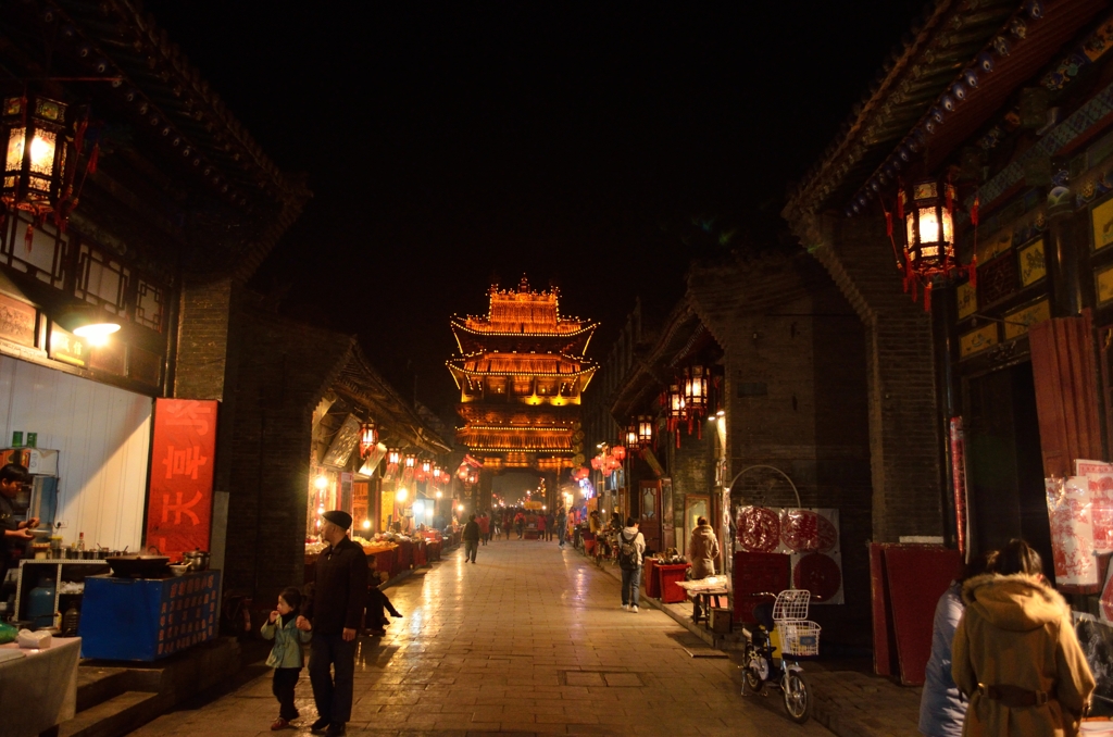 夜の古城