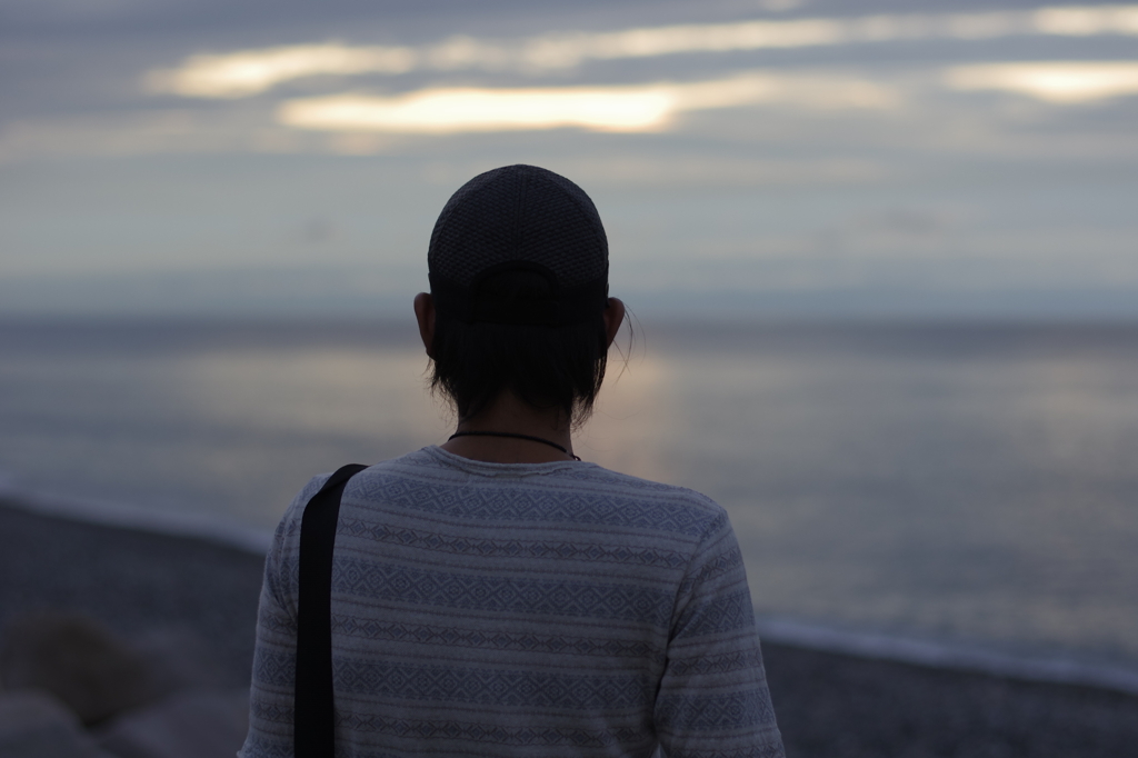 海を見つめて
