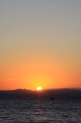 琵琶湖と夕焼け
