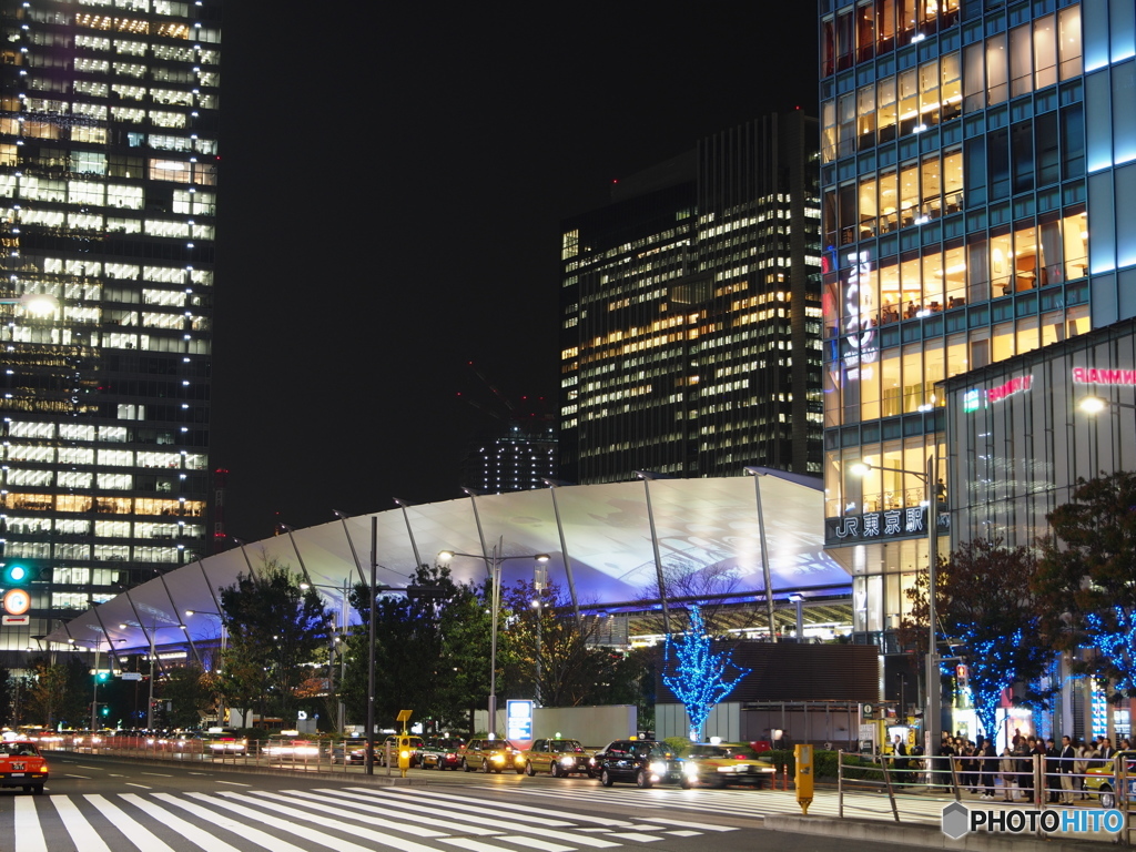 東京駅グランルーフ Light on Train-1