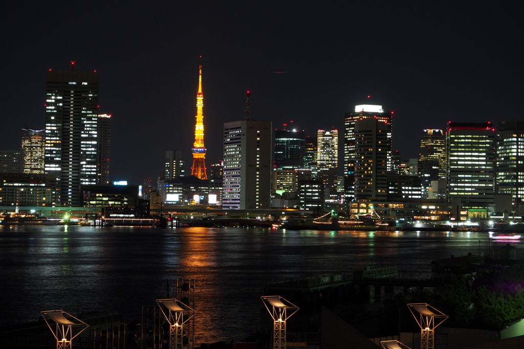 晴海客船ターミナル（芝浦方向）