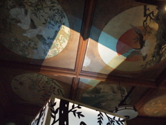 光