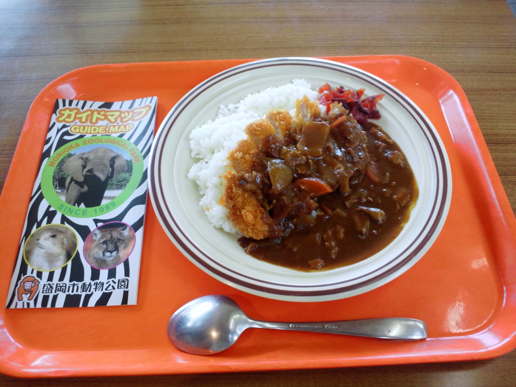 昼ご飯にカツカレー