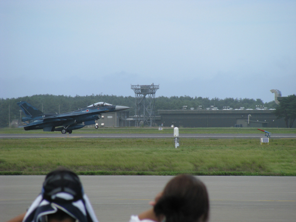 F-2A／B 飛行展示 着陸