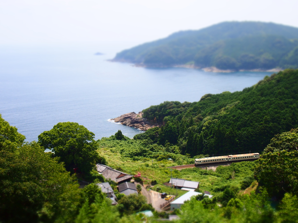 海岸線を走る鉄道ジオラマ