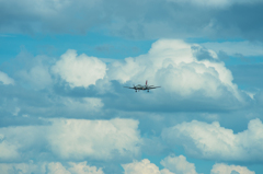 夏空の飛行機