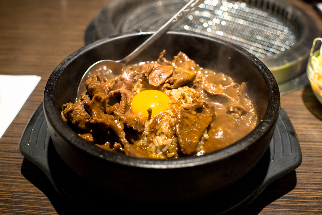 焼肉屋の牛すじカレー